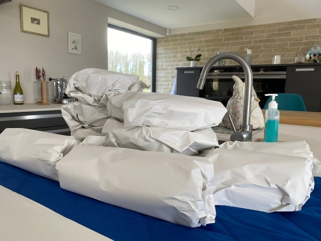 Our bespoke traditional packing service includes basic, fragile & full pack. Choose the option that suits your home removal.