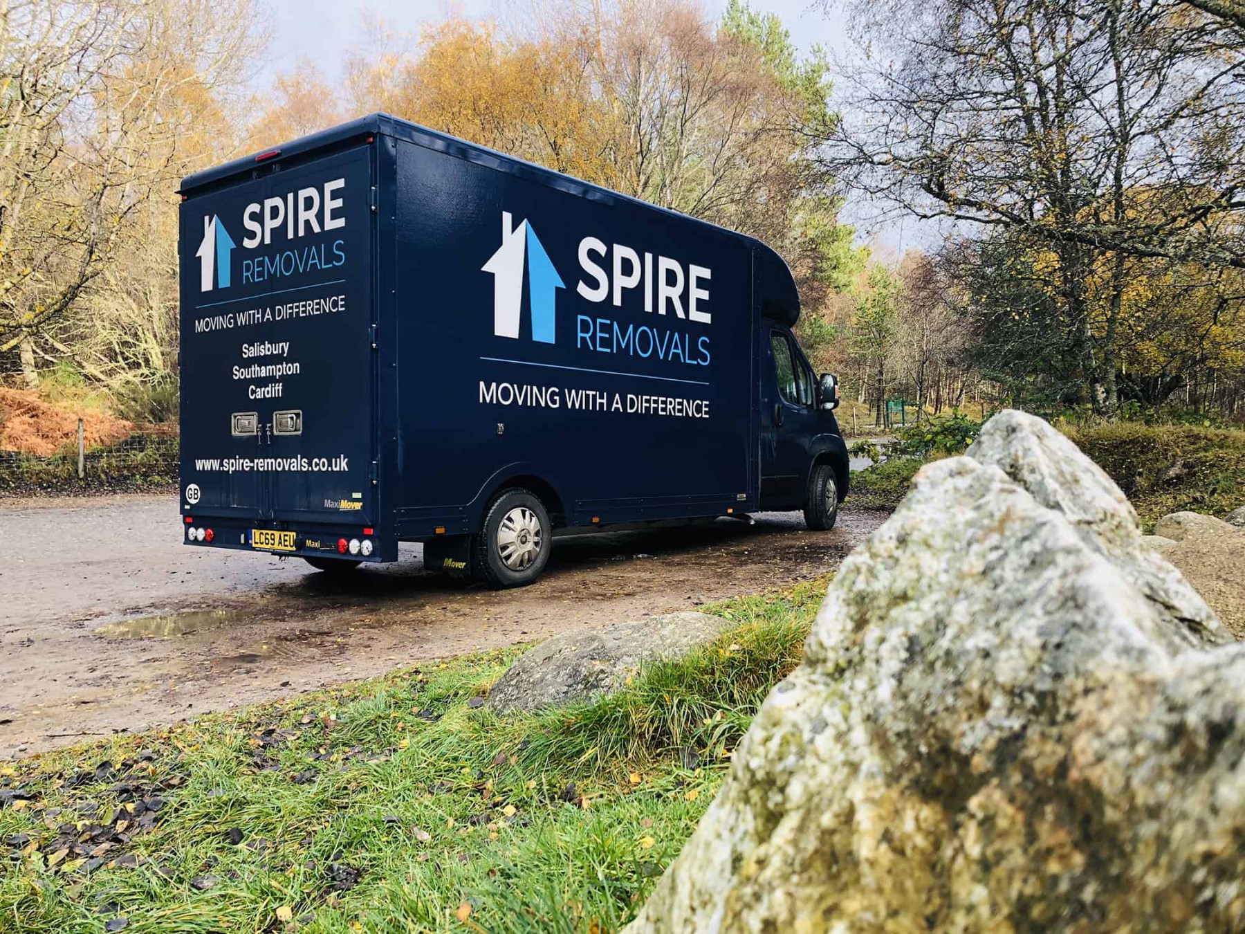 Spire Removals van out and about during a house move in neighbouring counties of Hampshire & Wiltshire.